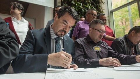 Signature historique pour les premiers peuples qui vivent du caribou Signature historique pour les premiers peuples qui vivent du caribou