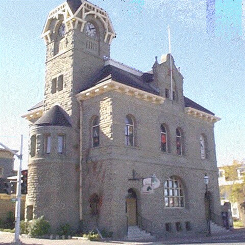 Photo de l'ancien édifice en briques au centre-ville de Bathurst Photo de l'ancien édifice en briques au centre-ville de Bathurst