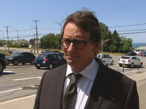 Le grand patron de l'empire Quebecor et grand ami de Charles Albert, Pierre Karl Péladeau. Le grand patron de l'empire Quebecor et grand ami de Charles Albert, Pierre Karl Péladeau.