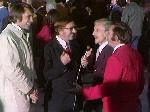 Richard Garneau, Jean-Maurice Bailly, René Lecavalier et Lionel Duval, en discussion. Richard Garneau, Jean-Maurice Bailly, René Lecavalier et Lionel Duval, en discussion.