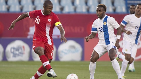 Patrice Bernier, défendant les couleurs du Canada, le 13 juin 2017, lors d'un match amical avec Curaçao Patrice Bernier, défendant les couleurs du Canada, le 13 juin 2017, lors d'un match amical avec Curaçao
