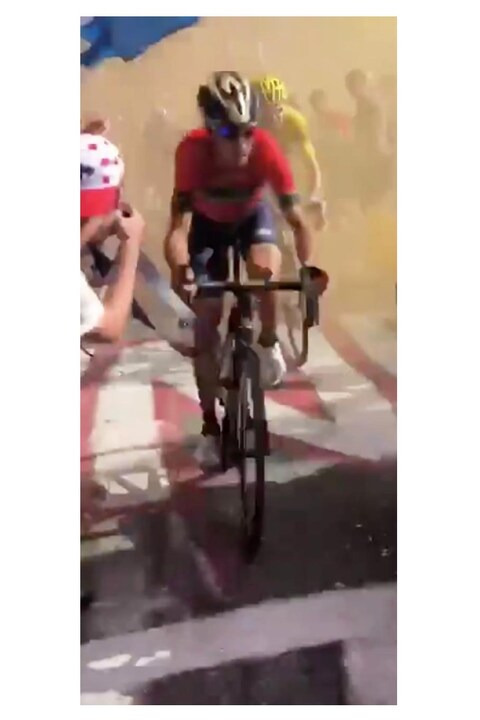 Vincenzo Nibali juste avant sa chute dans l'Alpe d'Huez Vincenzo Nibali juste avant sa chute dans l'Alpe d'Huez