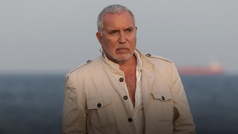 Bernard Lavilliers pour son album 5 minutes au paradis (2017).