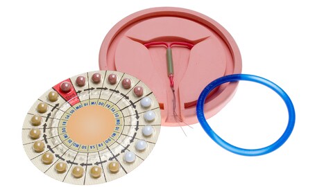 Des pilules contraceptives, un stérilet et un anneau vaginal