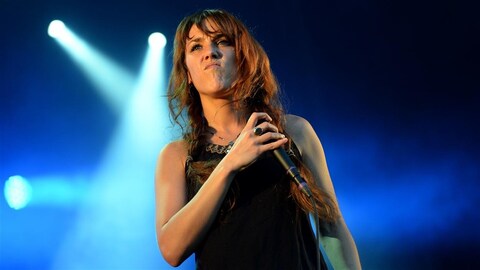 La chanteuse française Zaz lors d'un concert à Berlin.