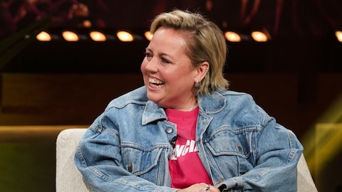Ariane Moffatt souriante.
