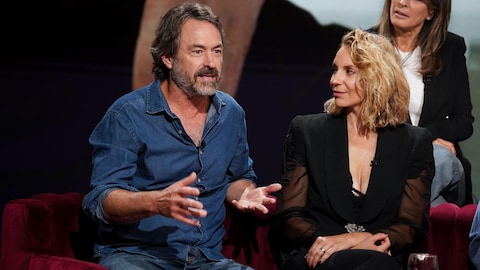 La production est encore jeune / Karine Dufour Sébastien Ricard et Léane Labrèche-Dor sont en entrevue à Bonsoir bonsoir.
