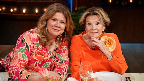 Marina Orsini et Janette Bertrand sur le plateau de Bonsoir bonsoir! pour l'émission du 9 mai.