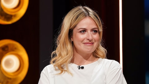 Karine Dufour/La production est encore jeune Catherine Chabot en entrevue sur le plateau de Bonsoir bonsoir.