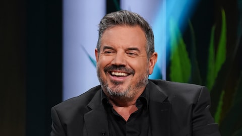 Charles Lafortune souriant à Bonsoir bonsoir!