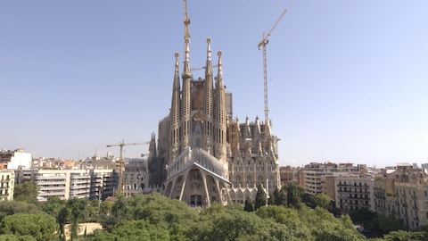 Vue d'ensemble de la cathédrale Sagrada Familia à Barcelone.