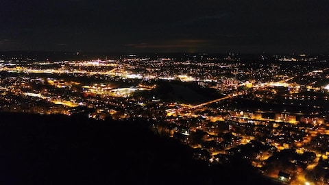 La ville de Sherbrooke illuminée.