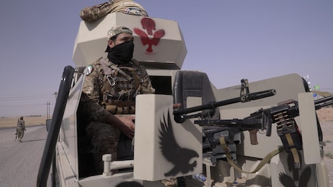 Un soldat dans un tank à Téhéran.