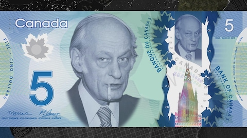 René Levesque, la cigarette au bec, sur un billet de 5 dollars canadiens.