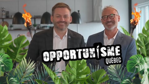 Zone 3 Une image parodie de Survivor Québec montre Paul St-Pierre Plamondon et Sébastien D’Astous dans une cuisine avec des plantes tropicales. On peut y lire opportunisme Québec.