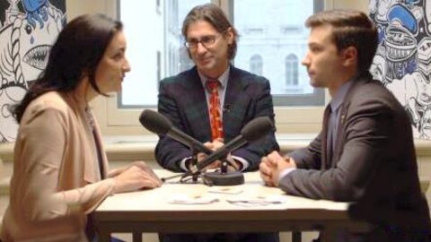 Ils jouent à « Jokes de papa »