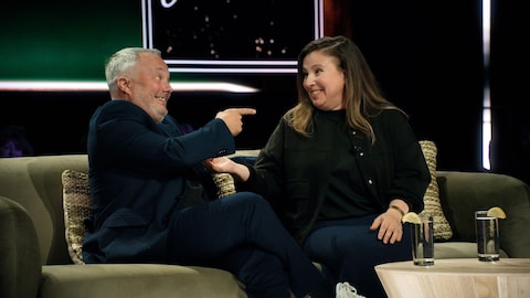 KOTV Vincent Bolduc et Jessica Barker sur le plateau de l'émission Je t'attendais.