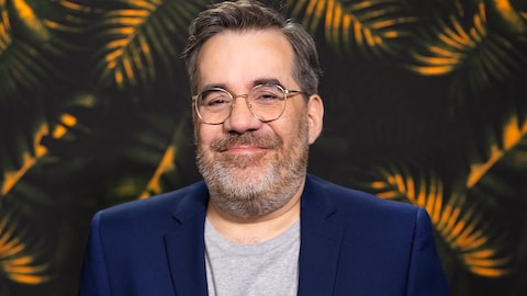 Jean-Sébastien Girard souriant à Bonsoir bonsoir!
