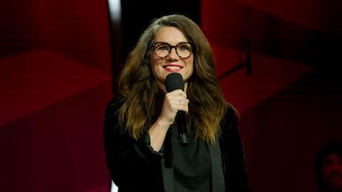 Juste pour rire Télévision L'humoriste est sur scène.