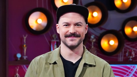 Marc-André Grondin souriant.