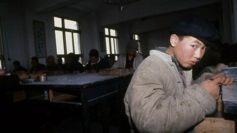Un travailleur dans une prison chinoise.