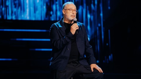 Serge Denoncourt sur le plateau d'En direct de l'univers.