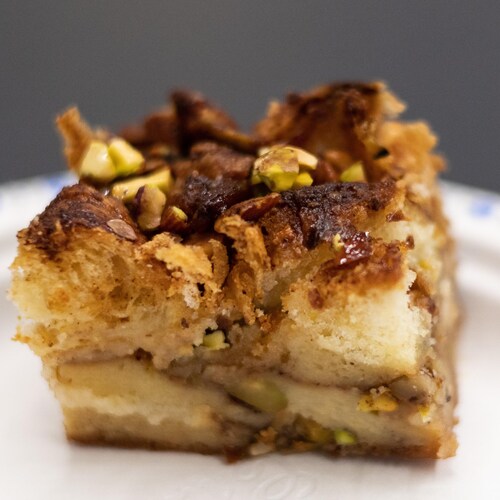 Du pain perdu fait avec des petits gâteaux demi-lune Vachon et des croissants.