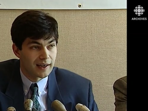 Mario Dumont en conférence de presse le 11 mai 1994