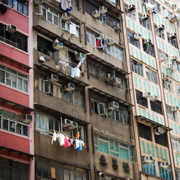 Bâtiment résidentiel de plusieurs logements à Hong Kong.
