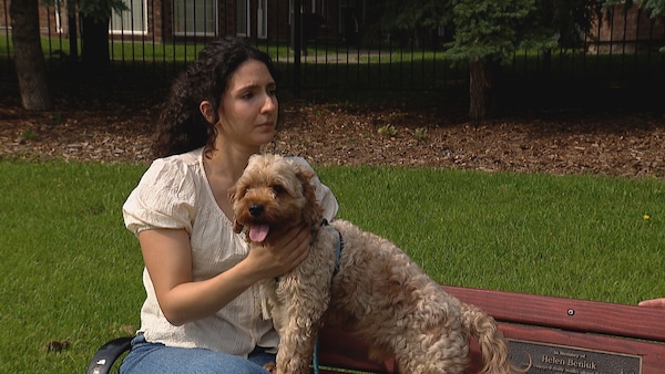 Valeria Ecchio et son chien Clifford.