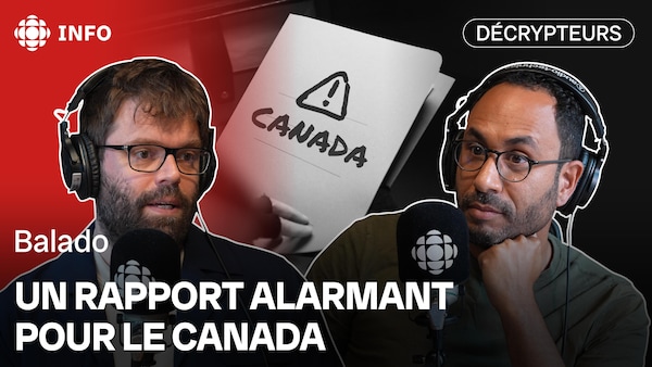 Vignette promotionnelle du 32e épisode du balado des Décrypteurs. Jeff Yates et Alexis De Lancer y apparaissent avec le titre suivant : "un rapport alarmant pour le Canada". 