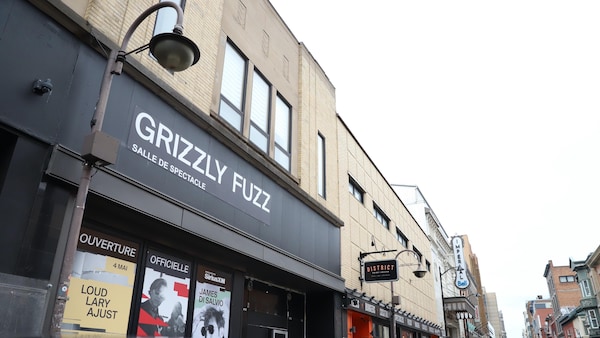 BleuFeu a levé le voile jeudi sur Grizzly Fuzz, sa nouvelle salle de spectacles, deuxième voisine de l’Impérial Bell, sur la rue Saint-Joseph.
