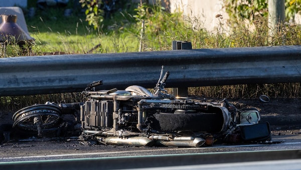 Une moto accidentée.