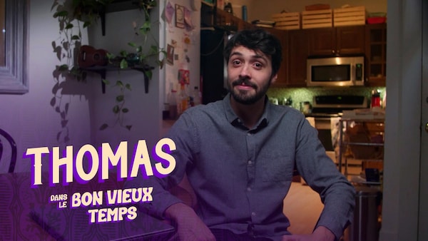 Le Youtubeur Thomas Gauthier dans sa cuisine.