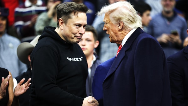 Elon Musk sur le point de quitter le DOGE? | En bref | Radio-Canada