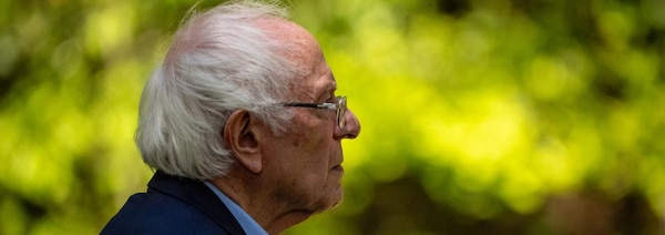 Bernie Sanders à l'extérieur lors d'une activité pour le Jour de la Terre en Virginie le 22 avril 2024.