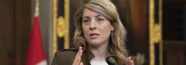 La ministre des Affaires étrangères du Canada, Mélanie Joly, en point de presse.