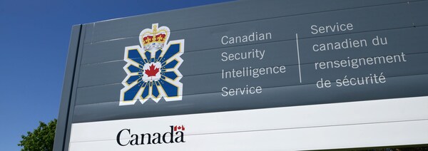 Un panneau indiquant le bâtiment du Service canadien de renseignement de sécurité. 