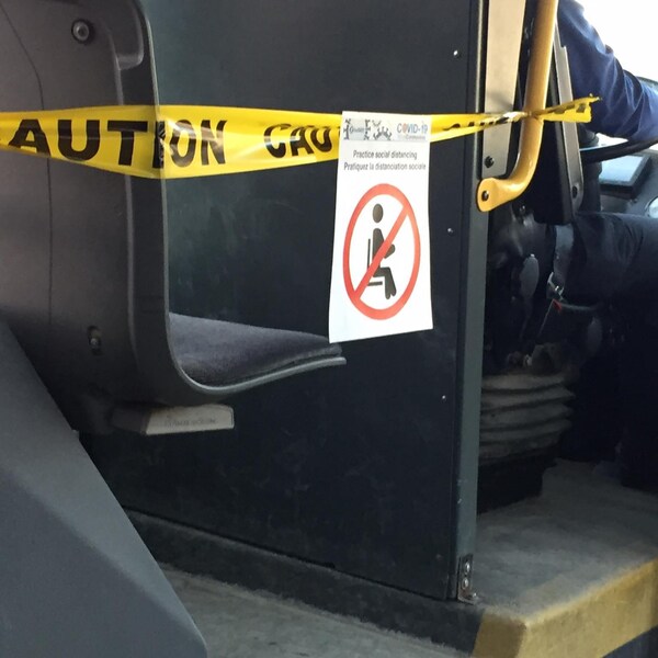 Un banc condamné dans un autobus de Sudbury.