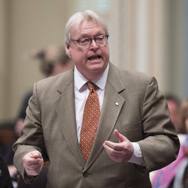 Le ministre de la Santé Gaétan Barrette à l'Assemblée nationale le 29 mars 2017.