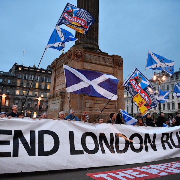 Des partisans de l’indépendance de l'Écosse se sont rassemblés à Glasgow, le 13 mars 2017, à la suite de l’annonce de Nicola Sturgeon sur sa volonté de tenir un deuxième référendum.
