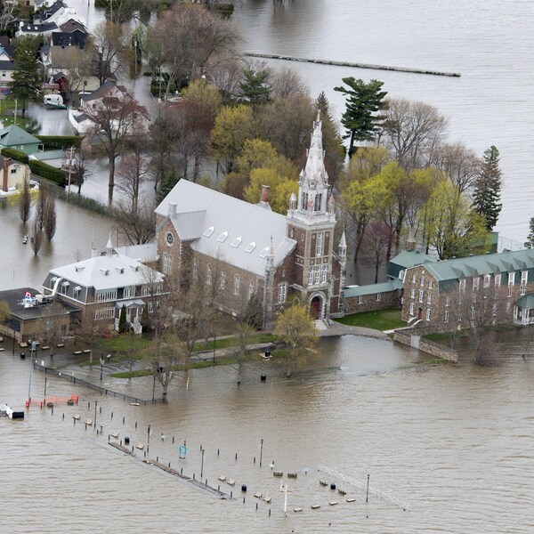 La municipalité d'Oka inondée par la rivière des Outaouais