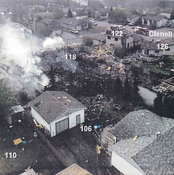 Vue aérienne du quartier touché par l'explosion de la conduite de gaz pendant l'évacuation de Fort McMurray.