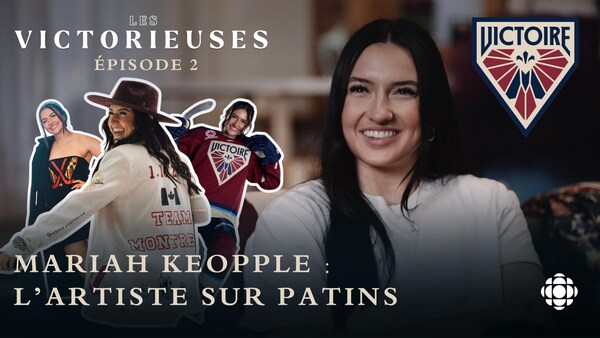 Mariah Keopple sur un divan.