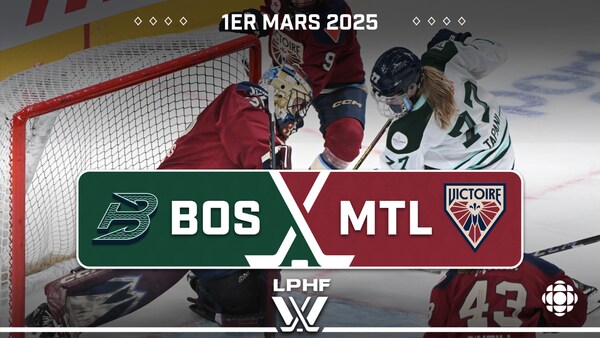 Ann-Renée Desbiens bloque un tir de Susanna Tapani.