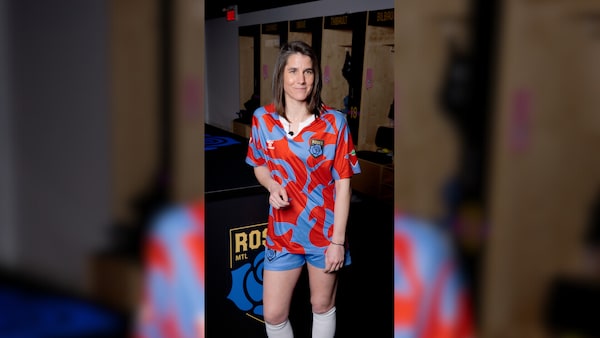 Charlotte Bilbault devant la caméra.