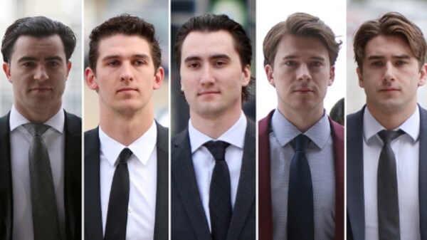 (De gauche à droite) Dillon Dubé, Cal Foote, Alex Formenton, Carter Hart et Michael McLeod