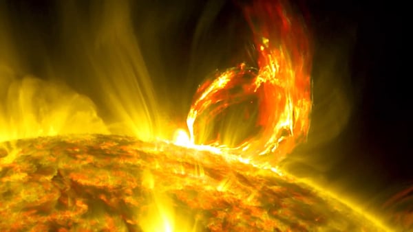 Une tempête solaire.