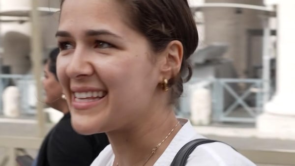 La journaliste Julia Pagé au Vatican.