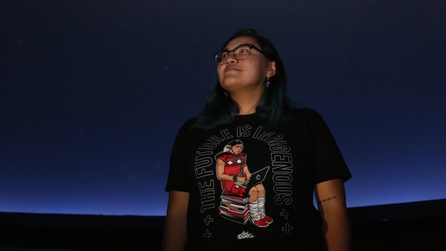 La jeune inuite Alaku Ann Meeko, au Planétarium Rio Tinto Alcan de Montréal.